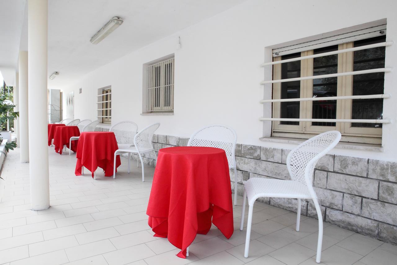Hotel Lagomaggio Rimini Bagian luar foto
