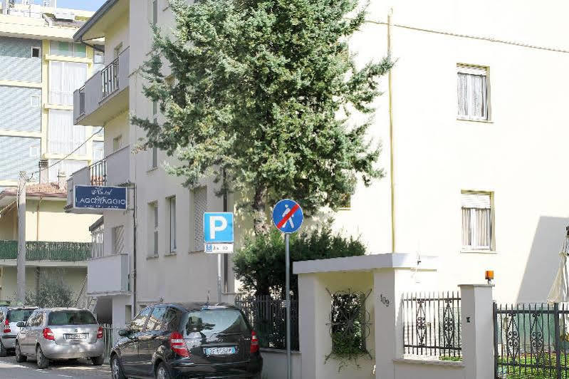 Hotel Lagomaggio Rimini Bagian luar foto